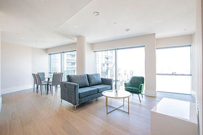 3 Bedroom Flat To Rent In Cutter Lane, London, SE10