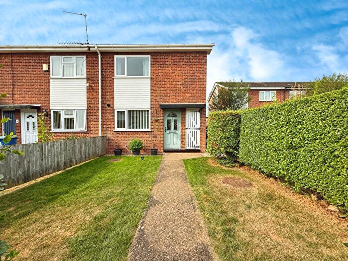 2 Bedroom Terraced House For Sale In Tealby Close, Gainsborough, DN21