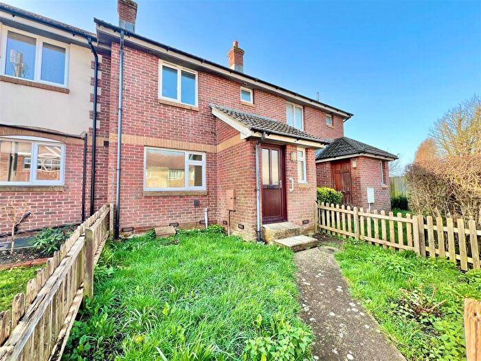 3 Bedroom Semi-Detached House To Rent In School Green Road, Freshwater, PO40