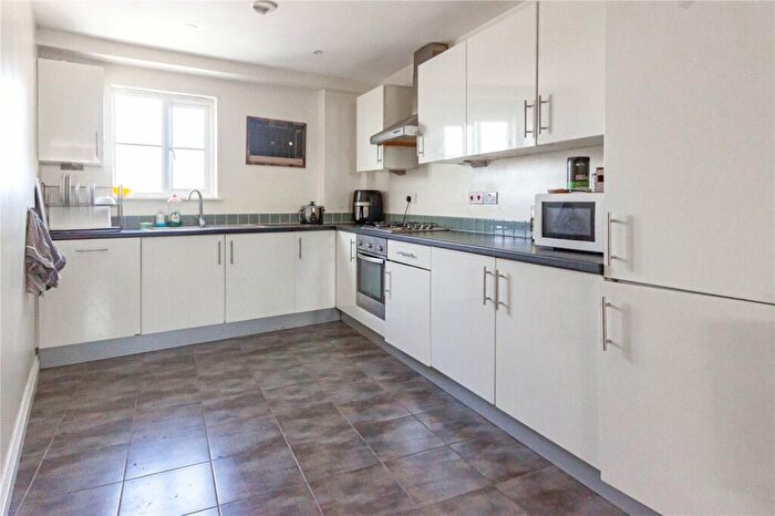 2 Bedroom Apartment To Rent In Two Mile Hill Road, Kingswood, Bristol, BS15