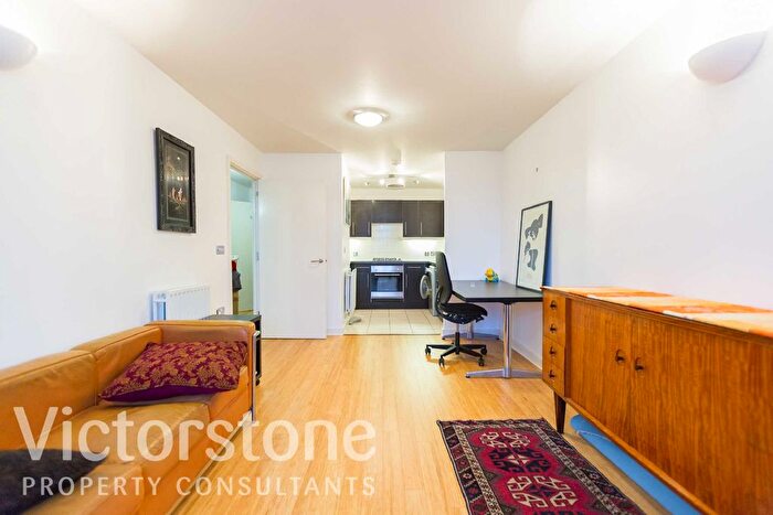 1 Bedroom Flat To Rent In Wenlock Street, Islington, London, N1