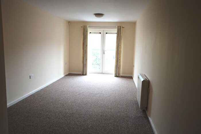 2 Bedroom Property To Rent In Ings Road, Wakefield, WF1