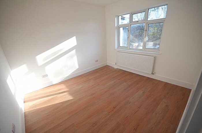 3 Bedroom Terraced House To Rent In Ilford, IG1