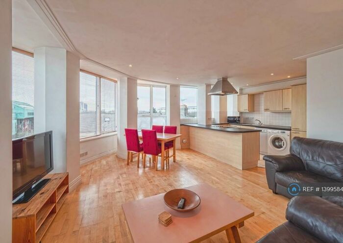 3 Bedroom Flat To Rent In Drayton Park, London, N5