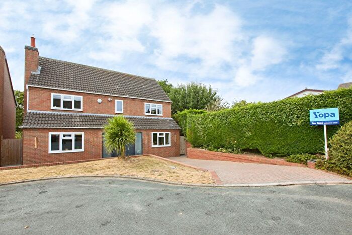 4 Bedroom Detached House For Sale In Telmah Close, Stretton, Burton-On-Trent, DE13
