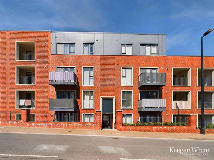 1 Bedroom Apartment To Rent In Suffield Lodge - Internal Lift And Gated Parking, HP11