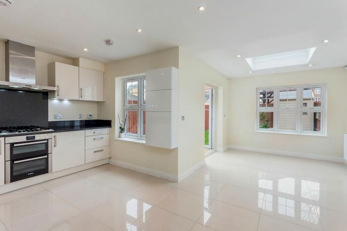 4 Bedroom Terraced House To Rent In Woolman Road, Watford, WD17