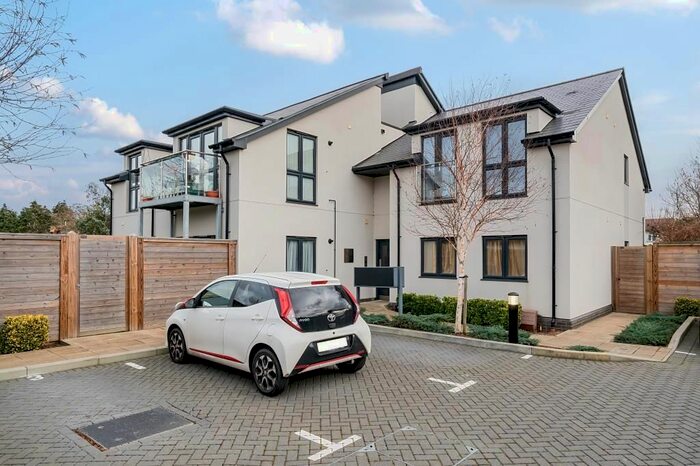 1 Bedroom Flat To Rent In Feltham, Sunbury, TW13