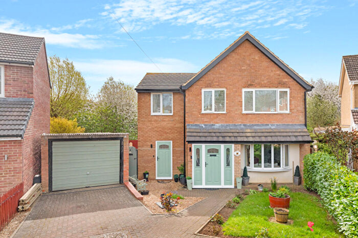 3 Bedroom Detached House For Sale In Honiton Gardens, Corby, North Northamptonshire, NN18