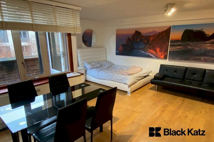 3 Bedroom Flat To Rent In Chepstow Villas, London, W11