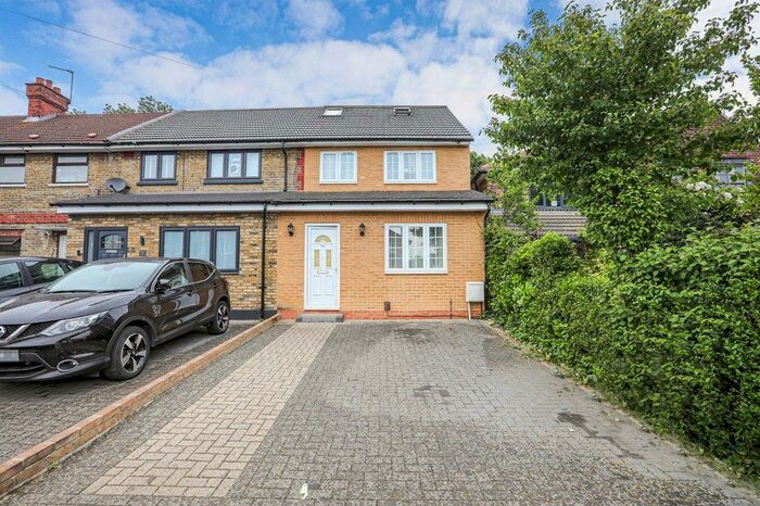 5 Bedroom End Of Terrace House To Rent In Kingsley Road, Ilford IG6