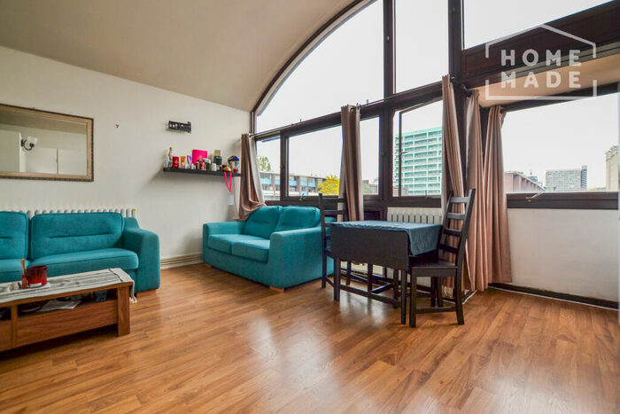 1 Bedroom Flat To Rent In Crescent House, Golden Lane Estate, EC1Y