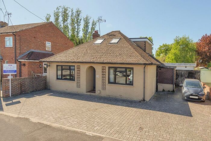 4 Bedroom Bungalow For Sale In St. Andrews Road, Paddock Wood, TN12