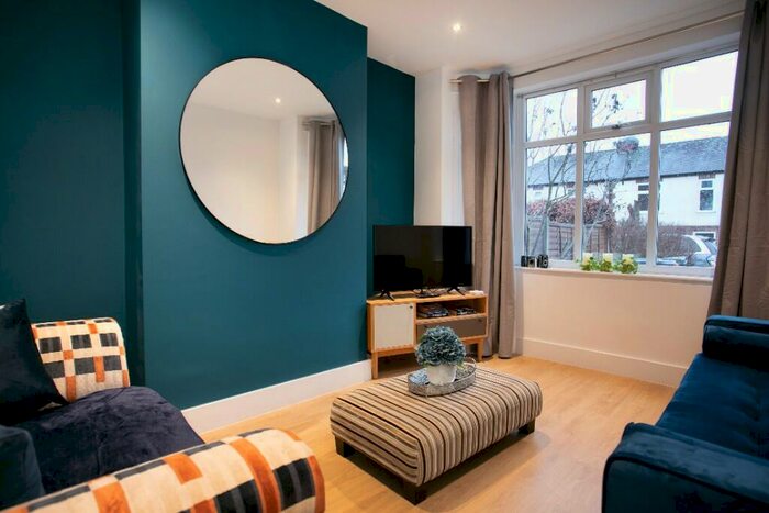 3 Bedroom Semi-Detached House To Rent In Hickling Road, Nottingham, Nottinghamshire, NG3