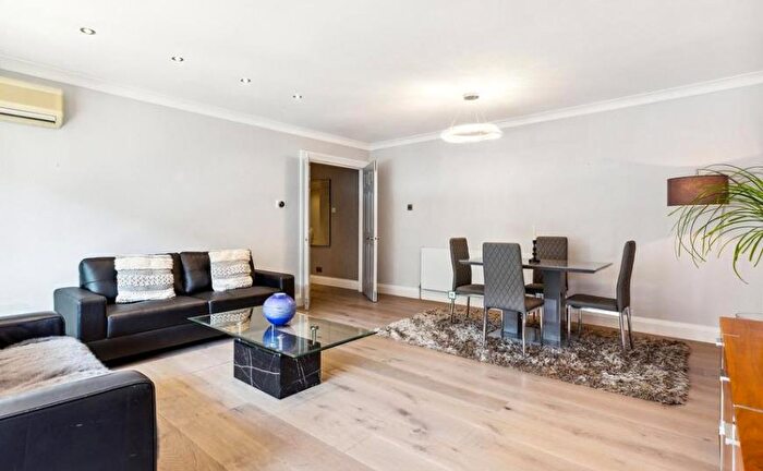 2 Bedroom Apartment To Rent In Baker Street, Marylebone, London, NW1