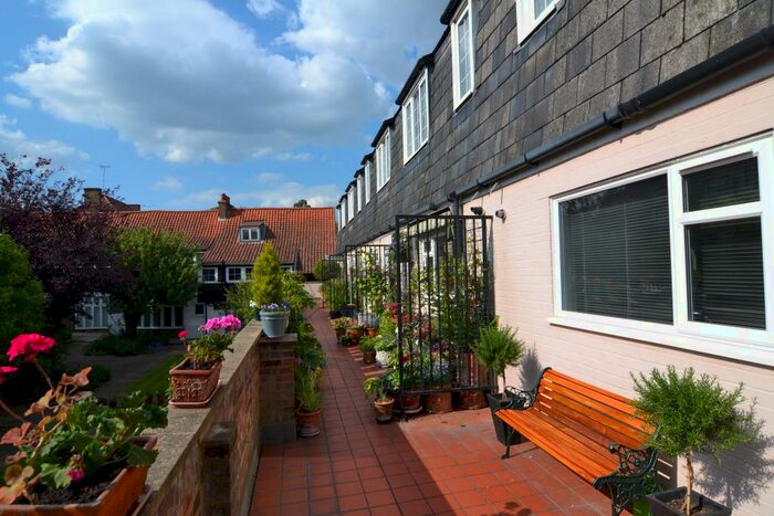 2 Bedroom Apartment To Rent In Salamander Quay, Lower Teddington R, Kingston Upon Thames, Uk, KT1