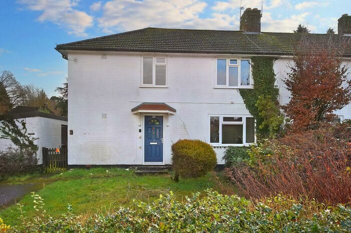 3 Bedroom Semi-Detached House For Sale In Gunns Farm, Liphook, Hampshire, GU30