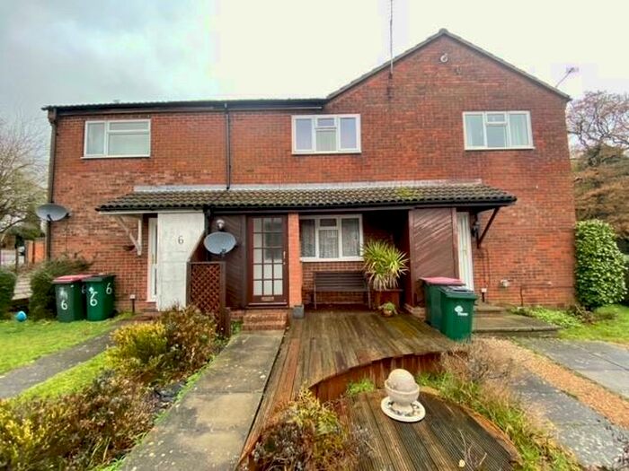 1 Bedroom Terraced House To Rent In Treeview, Tollgate Hill, RH11