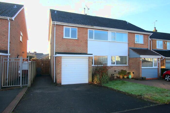 3 Bedroom Semi-Detached House To Rent In Long Compton Drive, Hagley, Stourbridge, DY9