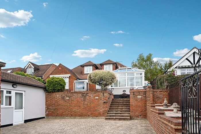 4 Bedroom Bungalow For Sale In Middle Road, Denham, Uxbridge, UB9