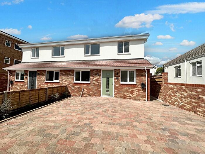 4 Bedroom Semi-Detached House For Sale In Steyning Avenue, Peacehaven, BN10