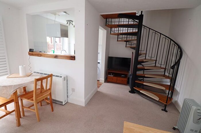 1 Bedroom Detached House To Rent In Langdale Drive, Highwoods, CO4