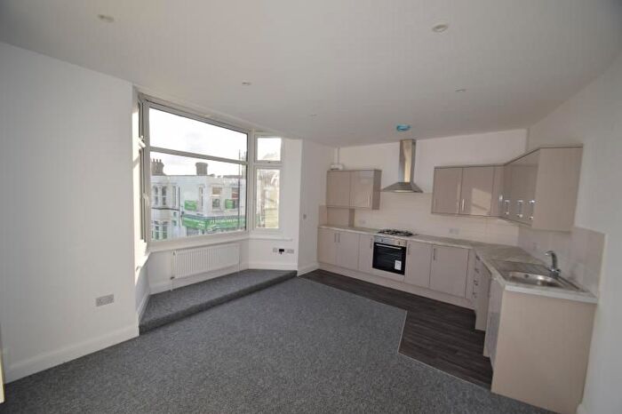 2 Bedroom Flat To Rent In A, Southchurch Road, SS1