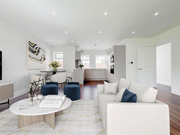 1 Bedroom Flat For Sale In Eaglesfield Road, Woolwich, SE18