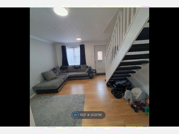 2 Bedroom Semi-Detached House To Rent In Venables Close, Dagenham, RM10