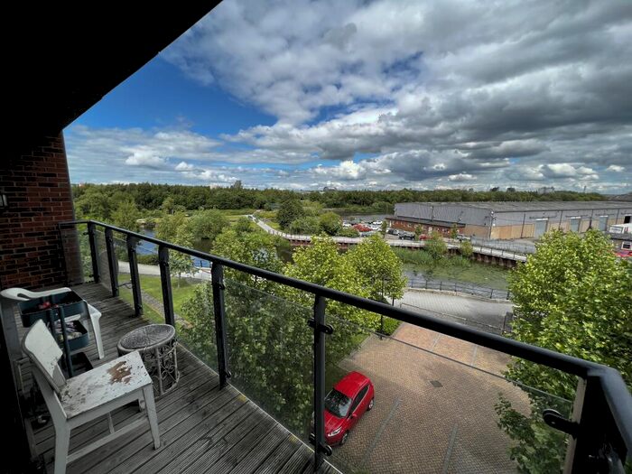 2 Bedroom Flat To Rent In Cable Place, Hunslet, Leeds, West Yorkshire, LS10