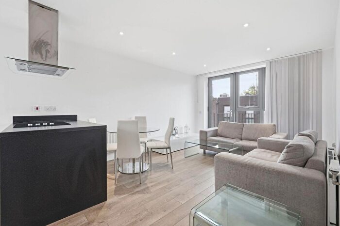 2 Bedroom Flat For Sale In Monsey Place, Rhodewell Apartments, E1