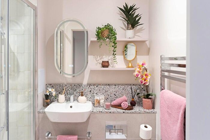 Studio To Rent In Clarence Street, Kingston Upon Thames, Surrey, KT1