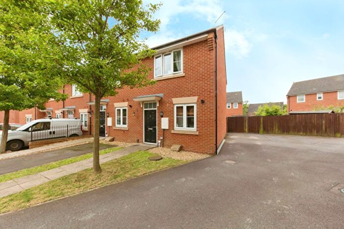 2 Bedroom Town House For Sale In Piren Green, Silverdale, Newcastle, Staffordshire, ST5