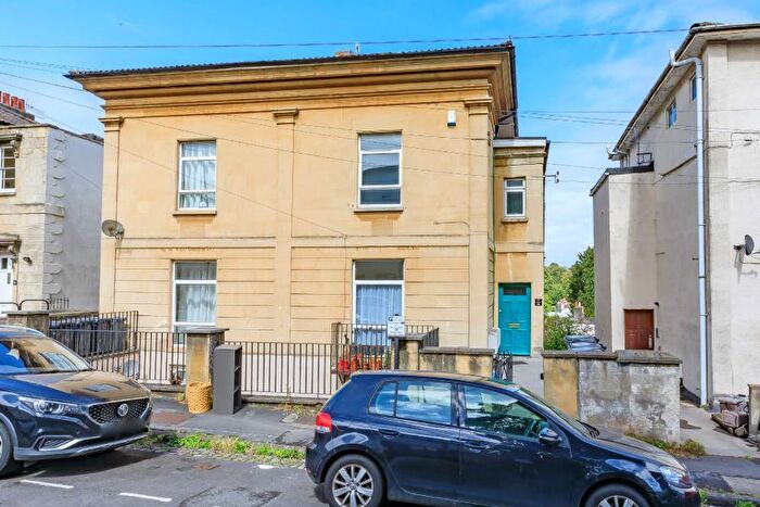 1 Bedroom Apartment To Rent In Sydenham Road - Cotham, BS6