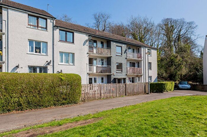 2 Bedroom Flat For Sale In E, Fulton Crescent, Kilbarchan, PA10