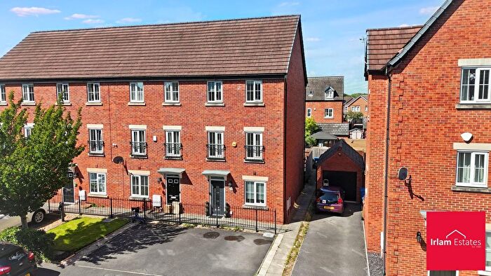 4 Bedroom Semi-Detached House For Sale In Lorna Way, Irlam, M44