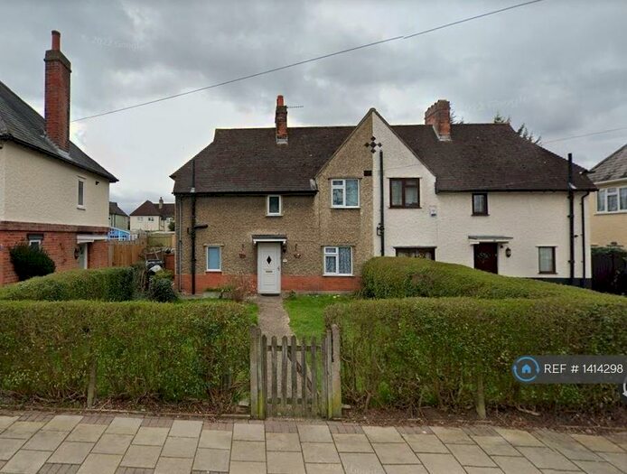 3 Bedroom Semi-Detached House To Rent In Green Way, Bromley, BR2