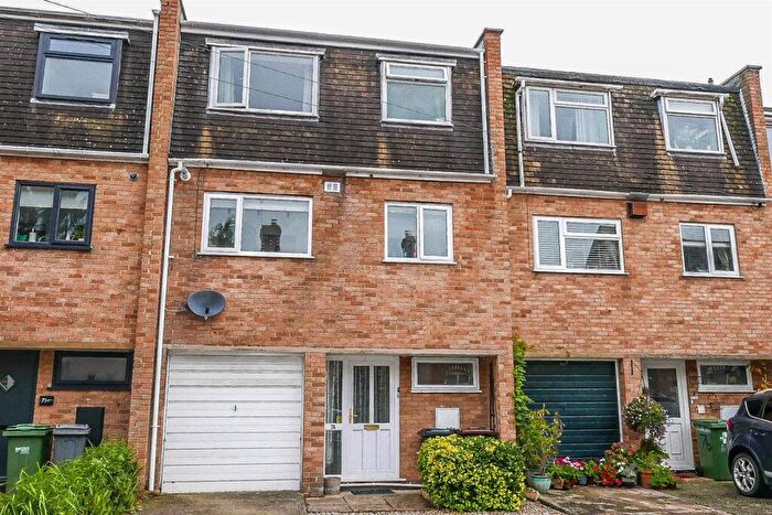 3 Bedroom Town House For Sale In Station Road, Cam, Dursley, GL11