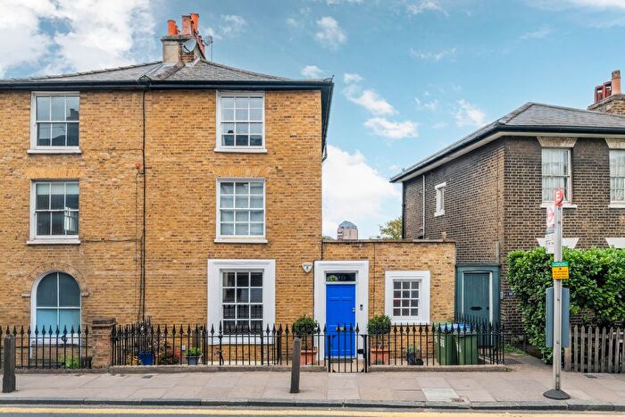 4 Bedroom Semi-detached House For Sale In Greenwich South Street, London, SE10