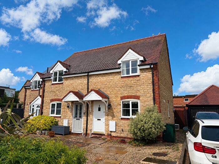 2 Bedroom End Of Terrace House To Rent In Cowderoy Place, Stanford In The Vale, SN7