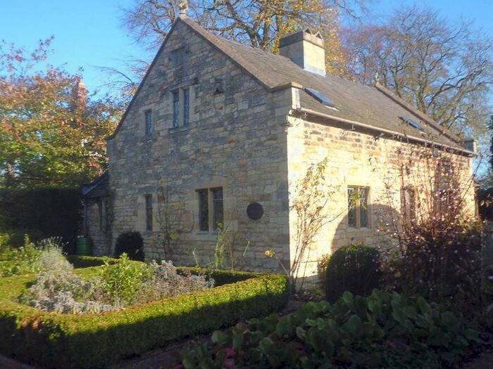 2 Bedroom Cottage To Rent In Wilson Cottages, Newport, Lincoln, LN1