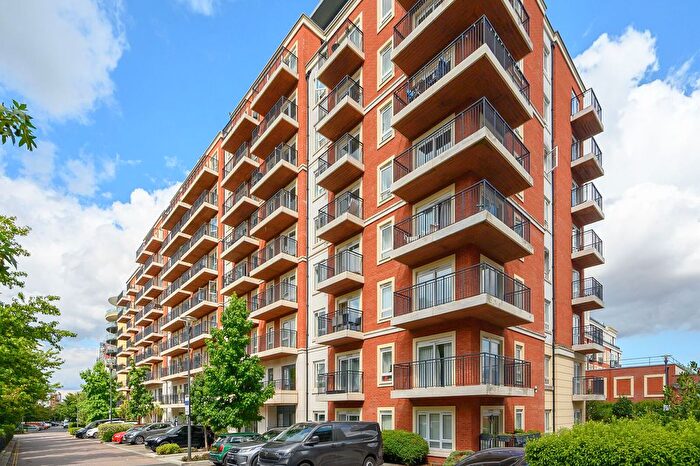 2 Bedroom Flat To Rent In Beaufort Square, Colindale, London, NW9