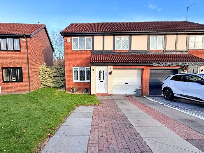 3 Bedroom Semi Detached House For Sale In Monks Wood, North Shields, NE30