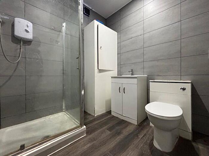 2 Bedroom Apartment To Rent In High Street, West Bromwich, B70