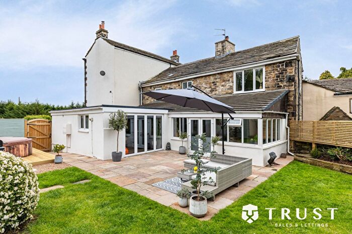 2 Bedroom Cottage For Sale In Leeds Road, Mirfield, WF14