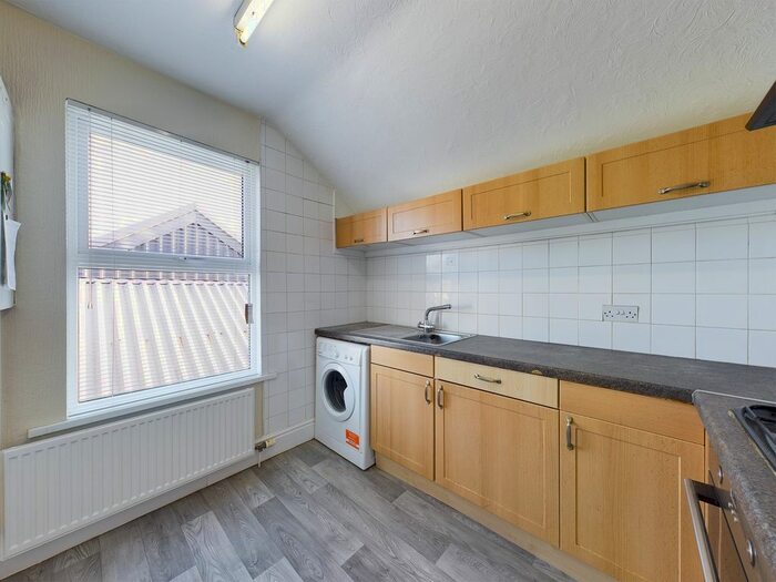 3 Bedroom Flat To Rent In Wotton Lodge Villas, Hyde Lane, London Road, Gloucester, GL1