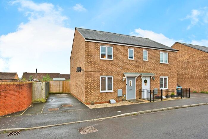 2 Bedroom Semi-Detached House For Sale In Cunningham Road, Yeovil, BA21