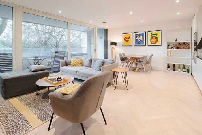 2 Bedroom Flat To Rent In Sterling Way, London, N7