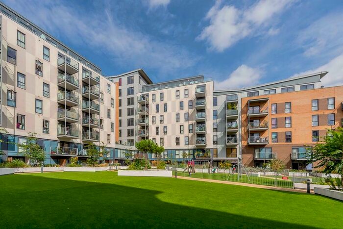 3 Bedroom Flat To Rent In Jude Street, Canning Town, London, E16