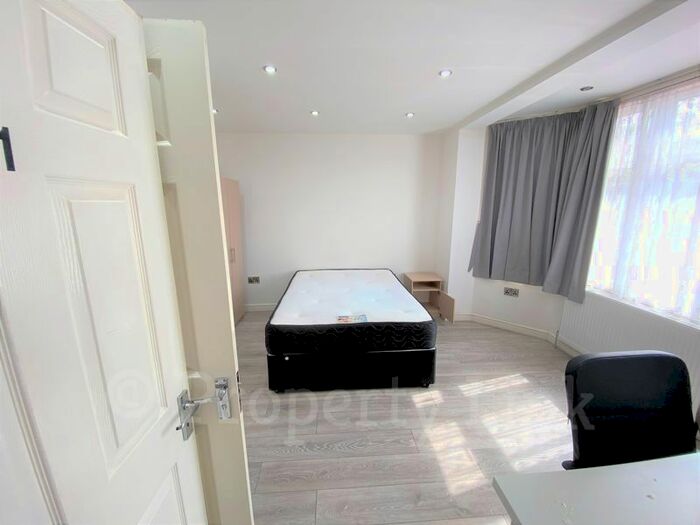 Property To Rent In Wanstead Lane, Cranbrook, Ilford, IG1